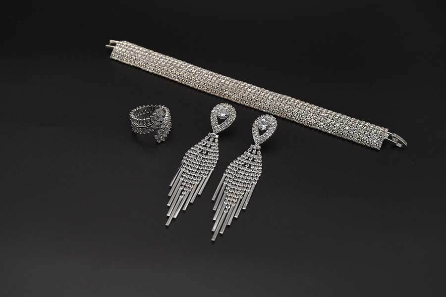 Endless Beauty Earings.